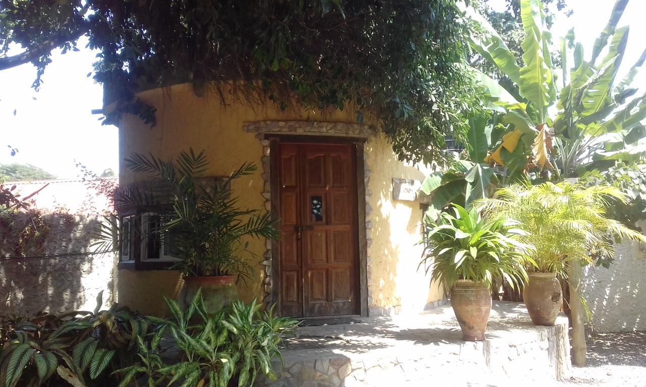 Kokrobite Garden Экстерьер фото